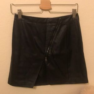 Banana Republic faux leather skirt Sz 2